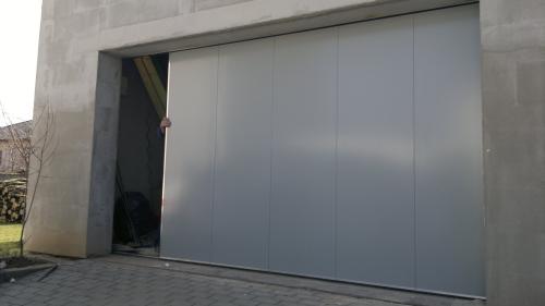Bočně posuvná - FLAT RAL 9006 02